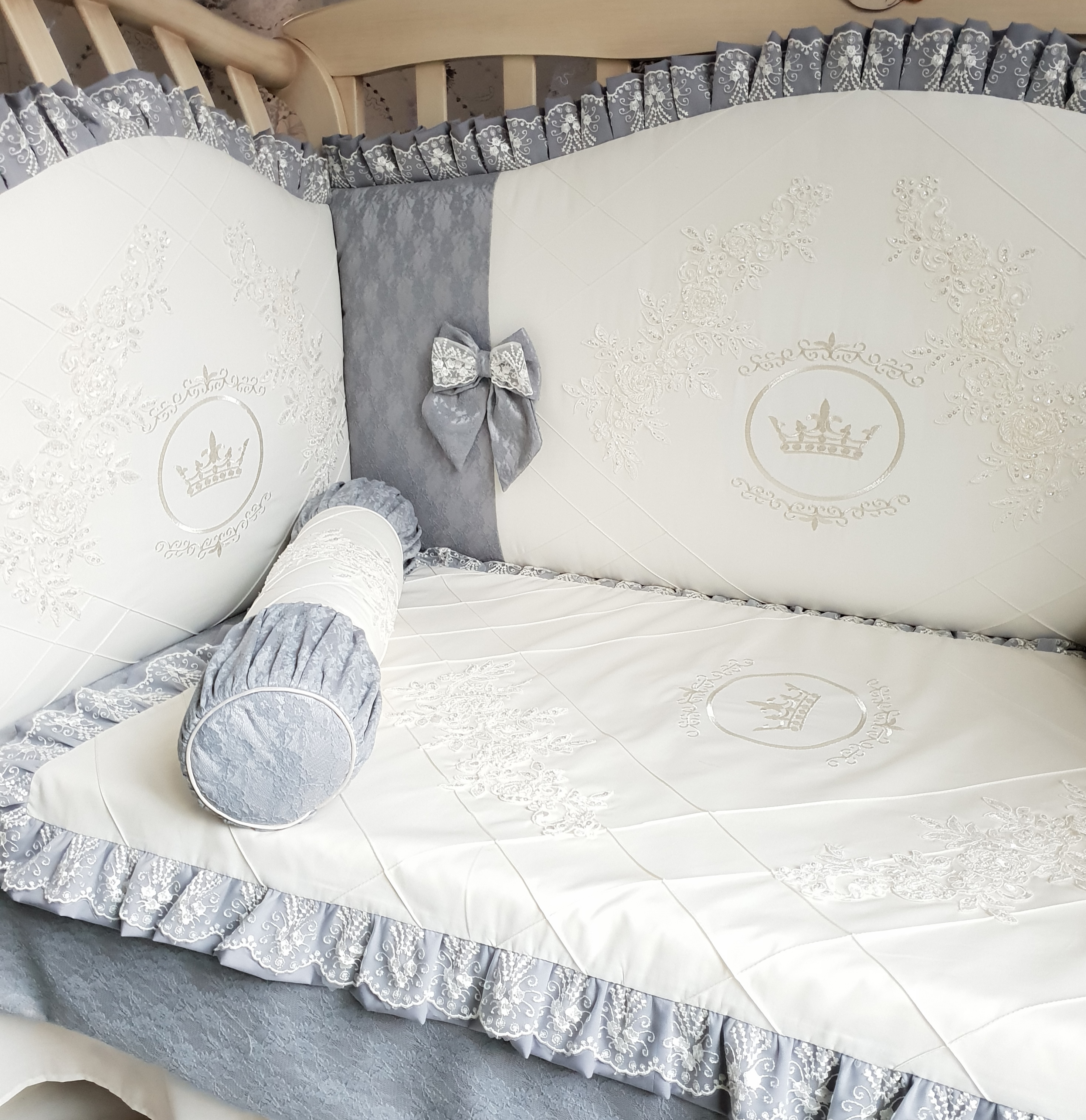 Комплекты в кроватку для новорожденных